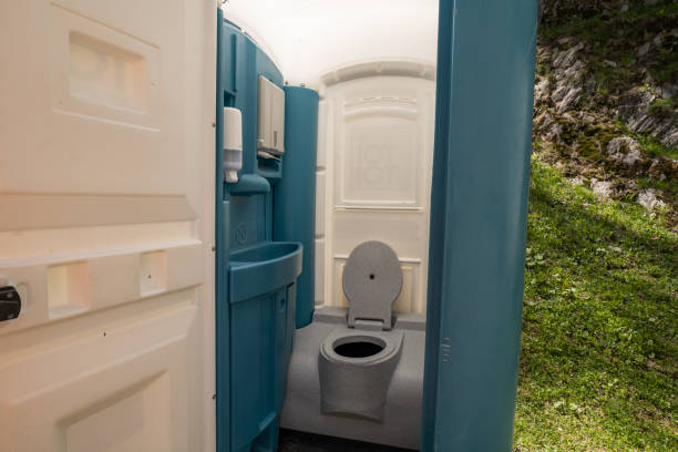 Porta potty delivery and setup in Rockledge, PA